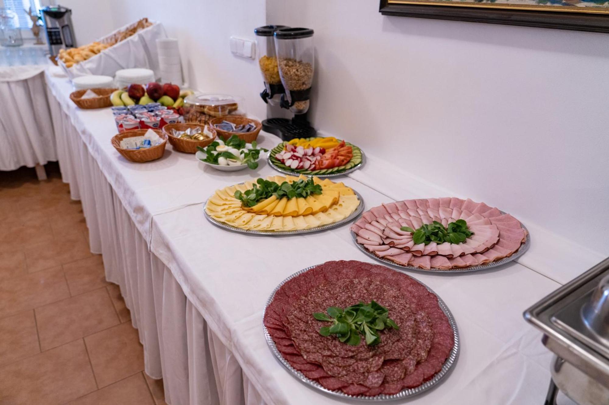 Pension Restaurace Florian Павлов Екстериор снимка